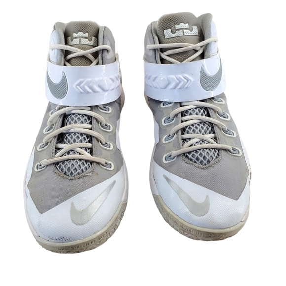 Nike Zoom Soldier 8 Lebron Basketball Shoes Youth 6 Y White Gray Hi Top Athletic - Picture 4 of 14